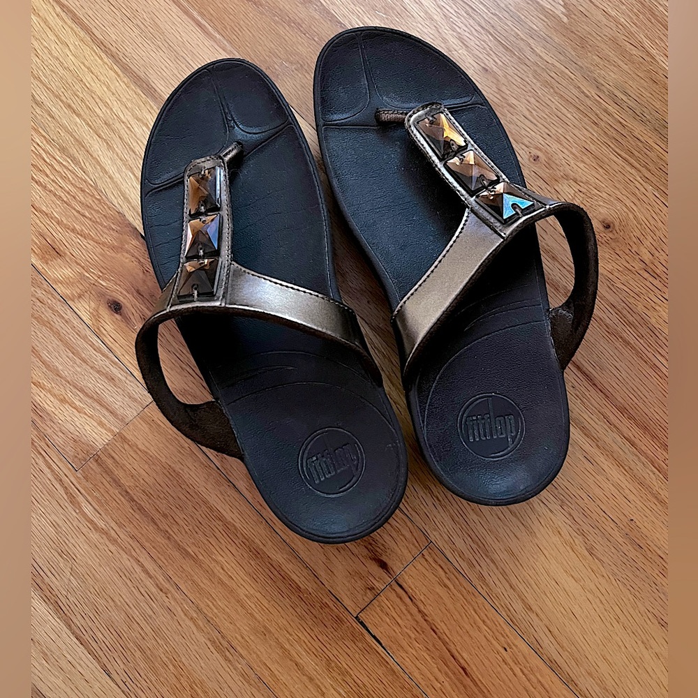 Womens Fitflop Metallic Bronze Brown with Jewels size 8